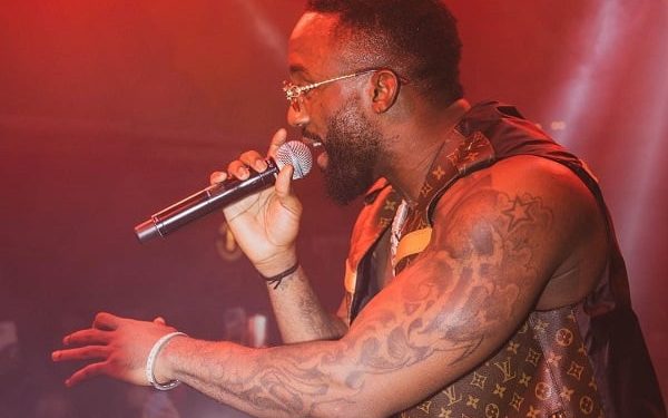 He slapped me with money, says Iyanya after knocking fan off concert stage
