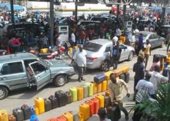 FG blames fuel scarcity on cross-border smugglers, says over 1.6bn litres available