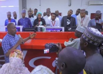 Zulum threatens to revoke land of banks that fails to dispense new naira notes