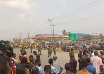 Gridlock at Lagos Abeokuta road as another protest rocks Ogun over scarcity of new naira notes