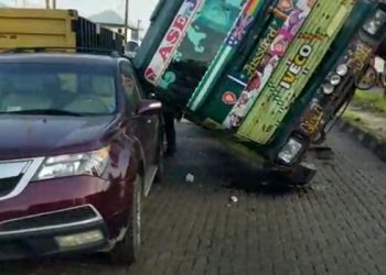 40-Foot Container Crushes Car In Lagos