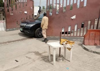 Guards fingered as robbers loot over N30m goods at Ikota Shopping Complex