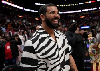 Drake pockets $2.7m after betting on Adesanya’s UFC win against Pereira