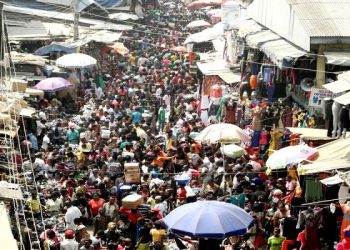 Man runs mad in Lagos market