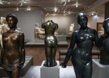 Museum guests to strip naked before entering nude exhibition