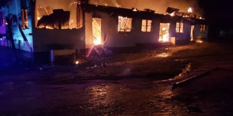 Teenage girl sets school on fire, kills 19 students over seized phone