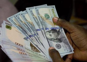 Naira falls to N773 as demand rise at parallel market