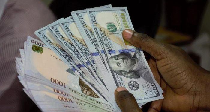 Naira falls to N773 as demand rise at parallel market
