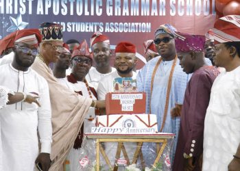 98 Set ApolloGrams Old Students Celebrates 25th Anniversary