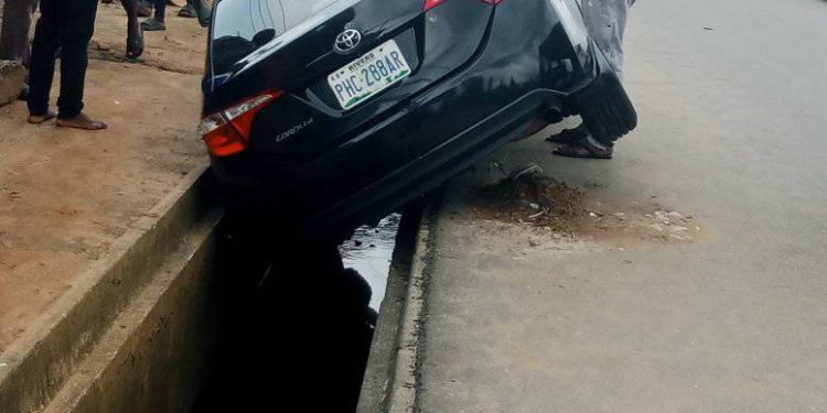 Car wash attendant narrowly escapes death as he crashes customer’s vehicle during ‘test drive’ in Port Harcourt