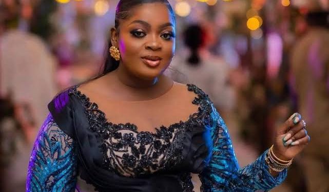 I have no boyfriend – Eniola Badmus reveals