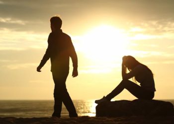 Man dumps girlfriend for visiting his house without calling him first