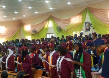Harvarde College matriculates new students