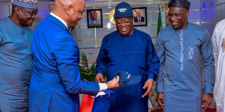 Umahi Finalizes Discussion With Janson Bridging Int’l, Netherland, To Attract €25-Million Grant For Construction Of 28 Priority Bridges In Nigeria