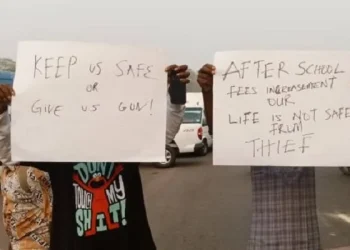 FUTA students protest over incessant robbery attacks