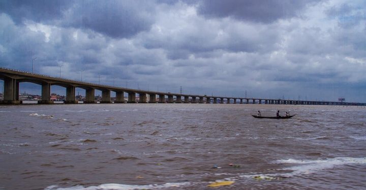 Man dies after jumping into Lagos lagoon while being chased by a mob for allegedly stealing bags of cement