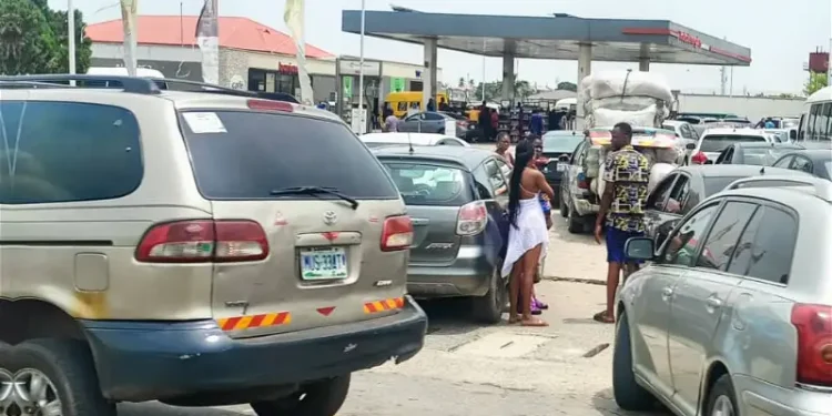 Major oil marketers move to reduce fuel queues, boost distribution by 300m litres