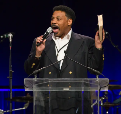 Megachurch pastor Tony Evans resigns after nearly 50 years as he confesses to mysterious ‘sin’