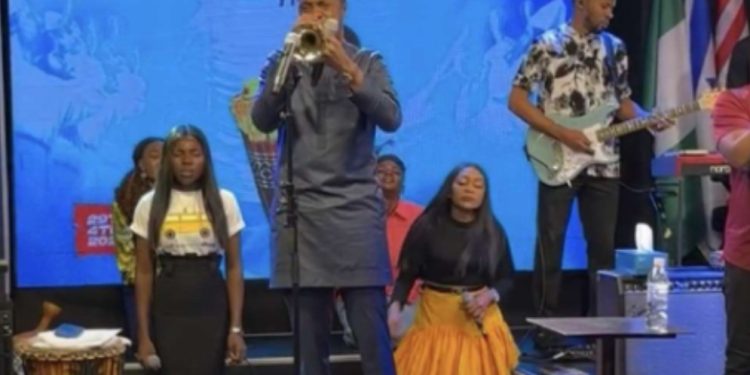 Woman prays against husband’s side chick during hallelujah challenge