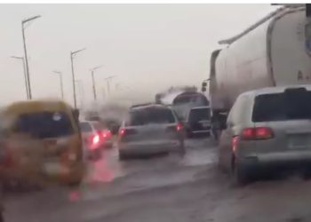 Gridlock As Flood Takes Over Long Bridge On Lagos-Ibadan Expressway