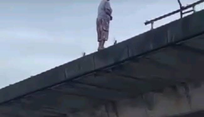 Lady jumps to death from Ekpan flyover in Delta