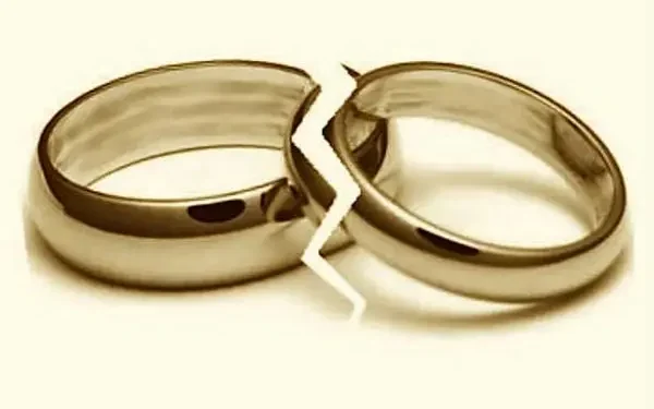 Husband stabs wife’s lawyer over divorce suit