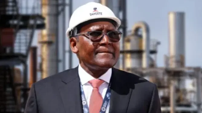 Dangote Refinery slashes petrol price by 2% to N970 per litre
