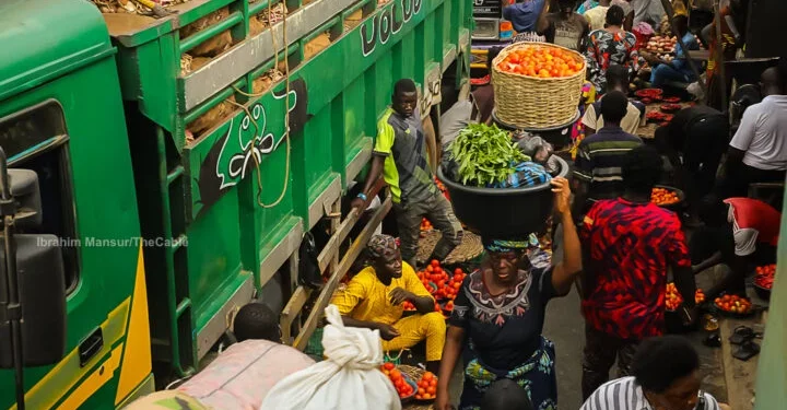 Nigeria’s inflation rate rises to 33.8% as food prices’ surge persists
