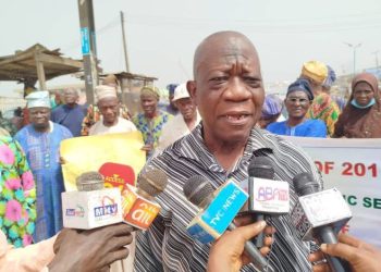 Osun retirees protest, demand N18,000 minimum wage implementation from state govt