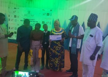 Old Grammarian Society Celebrates End Of Year Party, Remembers Deceased Colleagues