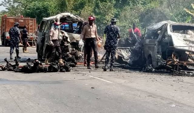 13 passengers ‘burnt beyond recognition’ in Ondo auto crash