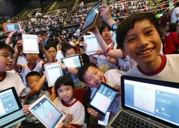 China begins roll out of AI courses in primary, secondary schools ‘to dominate global sector’