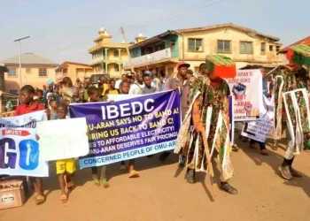 Masquerades lead protest in Kwara over ‘outrageous’ electricity charges