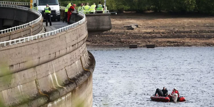 Girl, 13, falls into reservoir while taking selfie with her father; body pulled from water