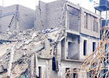 Building collapses in Lagos, many trapped (Video)