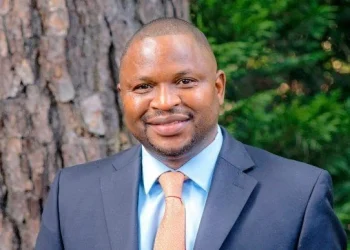 I’m truly sorry’ — Farooq Kperogi retracts claim Buhari divorced Aisha before death