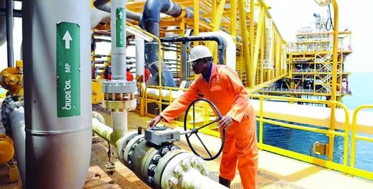 Nigeria’s Oil Wealth Runs on Shadows