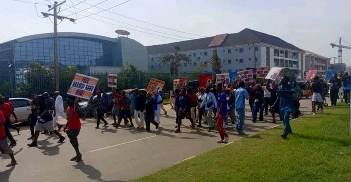 ‘Act of desperation by opposition figures’ — APC condemns #FreeNnamdiKanu protest