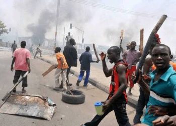 Plateau youths block highway over killing of community members