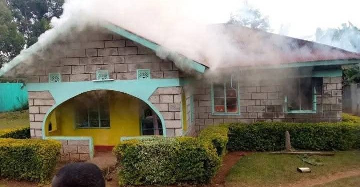 35-year-old man sets his parents’ house on fire after father refused to give him money
