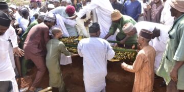Photos: Tambuwal, Amaechi, Obi, dignitaries at El-Rufai’s mother’s burial