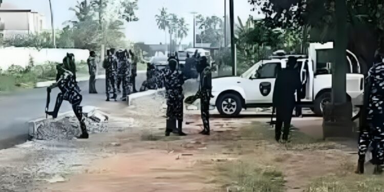Drama In Ijebu-Ode: Police Lay Siege to Daniel’s Home