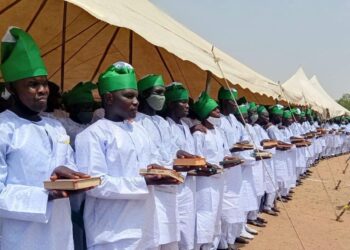 Repentant terrorists swear oath with Quran to avoid return to insurgency, says Borno